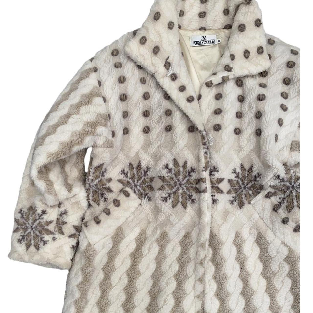 Cream vintage Alpezzepla snowflake print fuzzy coat ukM